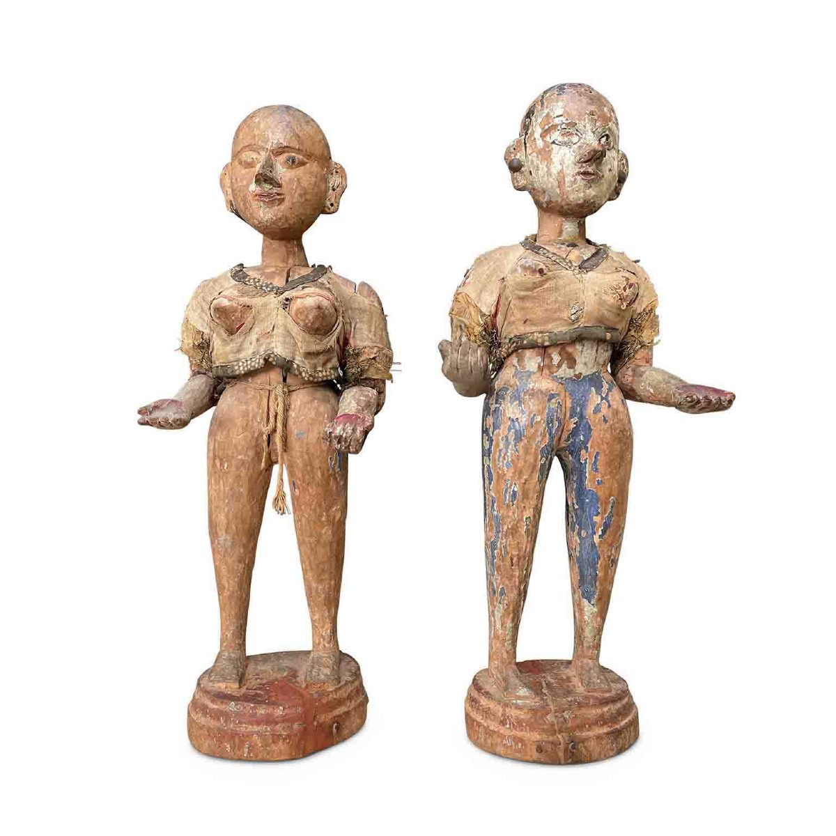 Paire de Sculptures Indonésiennes 18ème Deux Figures de Femmes en Bois 