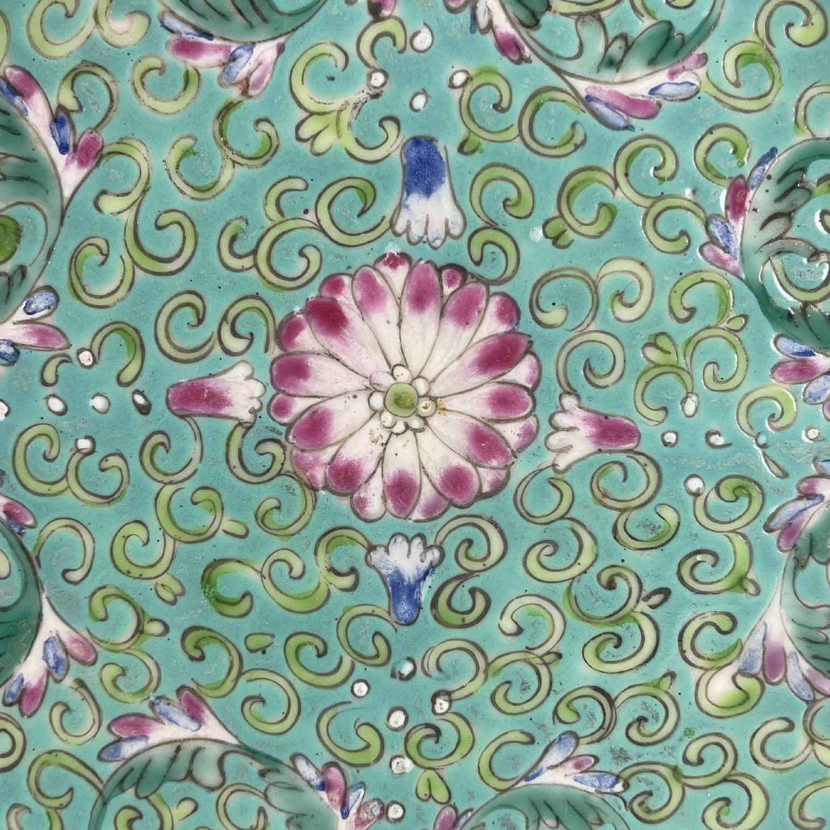 Antique Porcelain Plate Decorated With A Green Background, 19th Century China-photo-3
