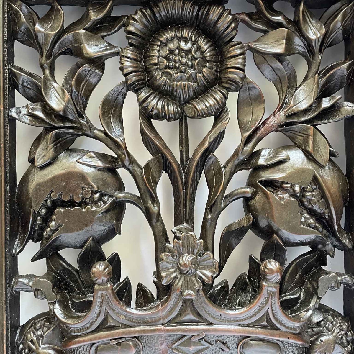 18th Century Italian Carved Walnut Two Door Gate-photo-2