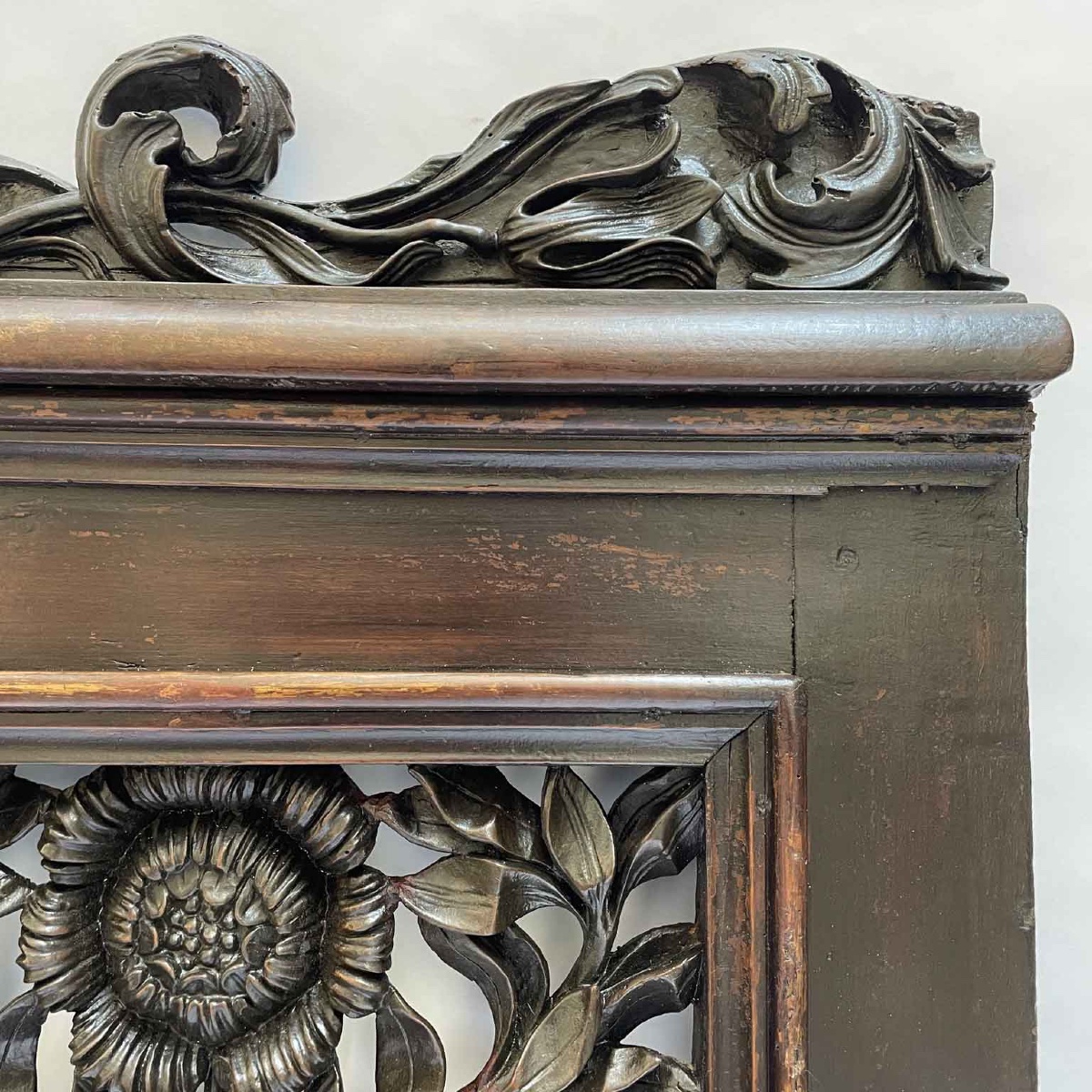 18th Century Italian Carved Walnut Two Door Gate-photo-3