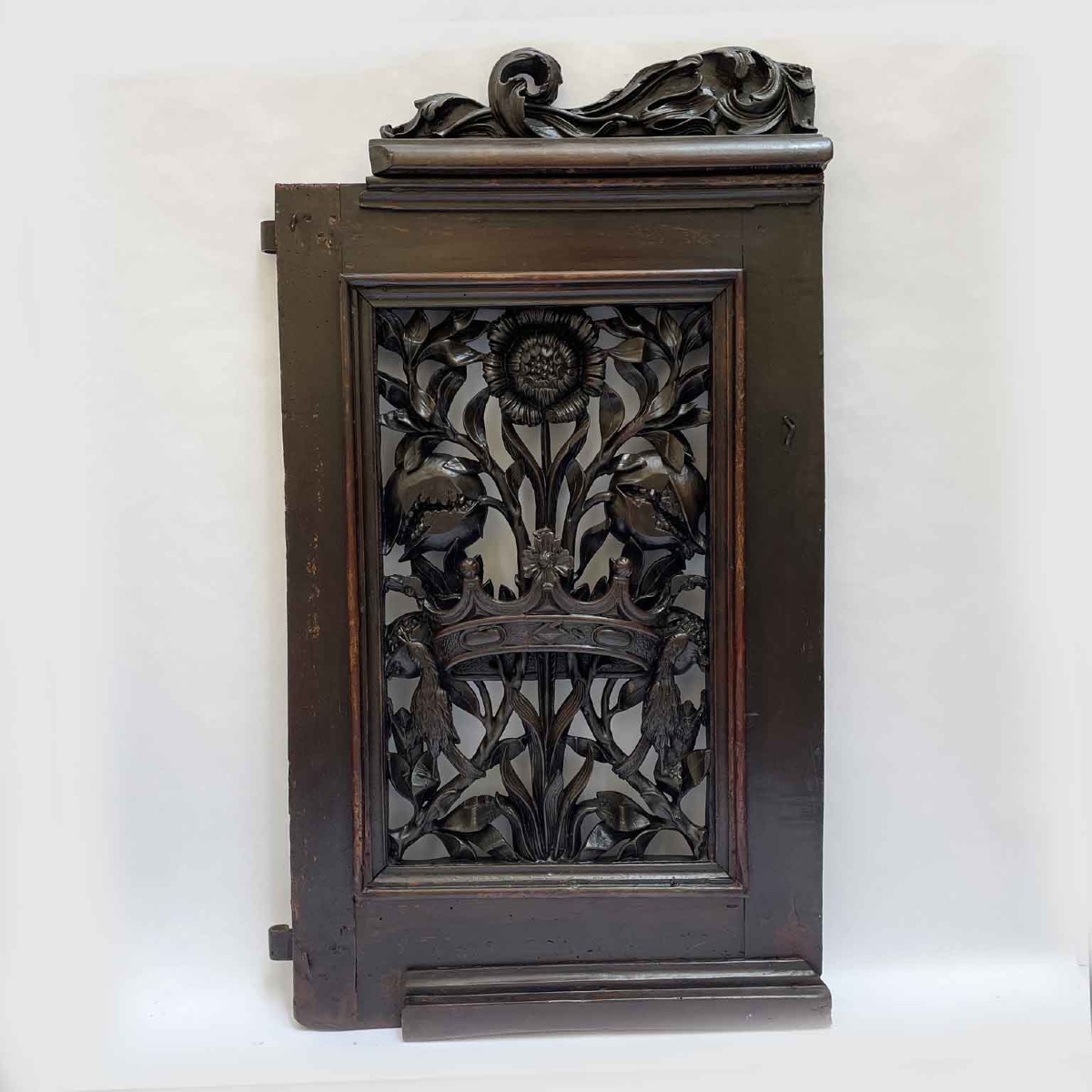 18th Century Italian Carved Walnut Two Door Gate-photo-6