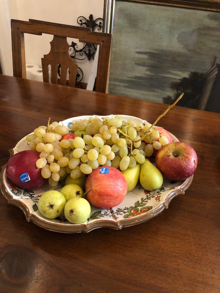 Centre de Table Ovale en Faïence Vénitienne Antonibon avec Décor  Rocaille aux Fruits 1750-photo-2