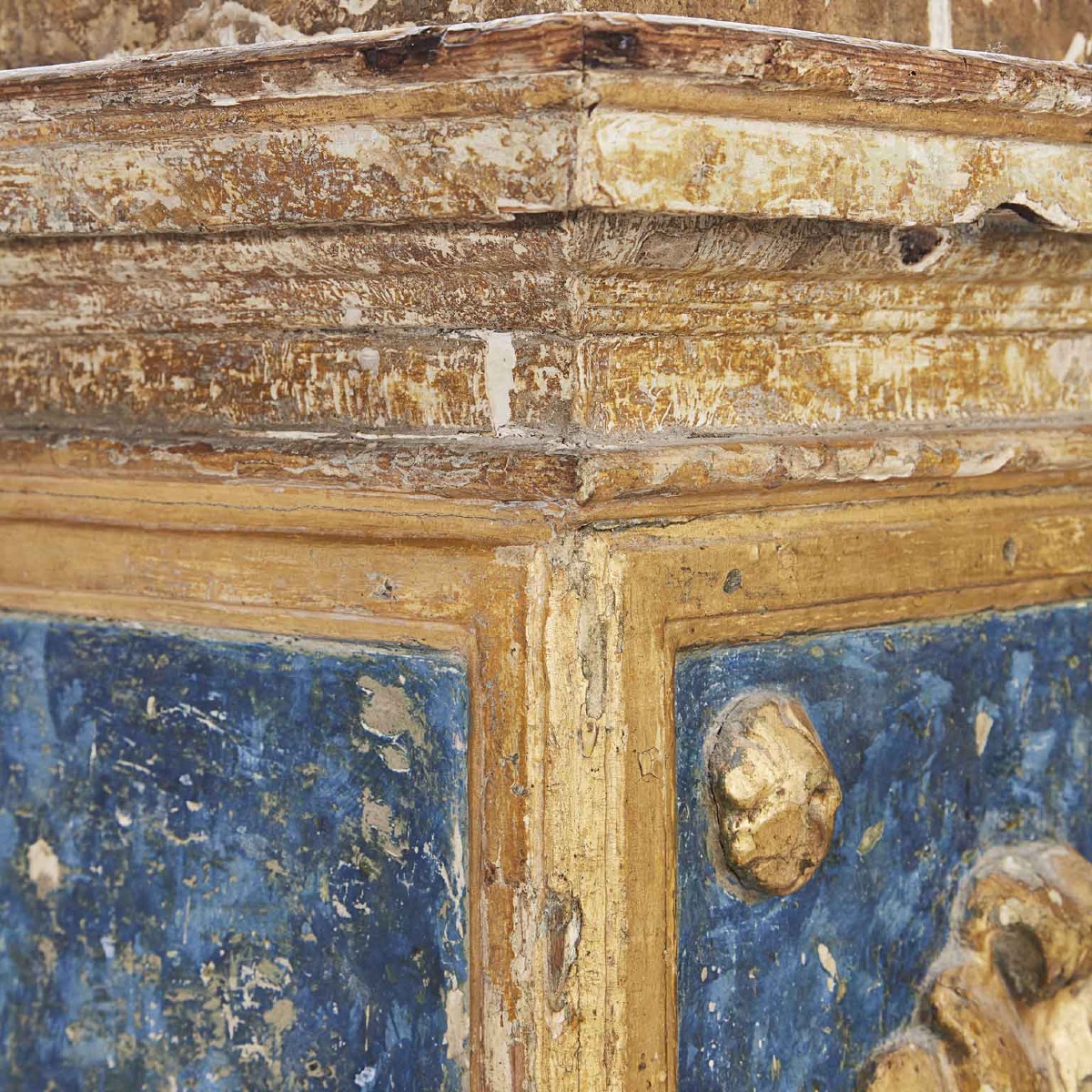 17th Century Italian Baroque Architectural Bases Carved Giltwood Elements Pair-photo-1