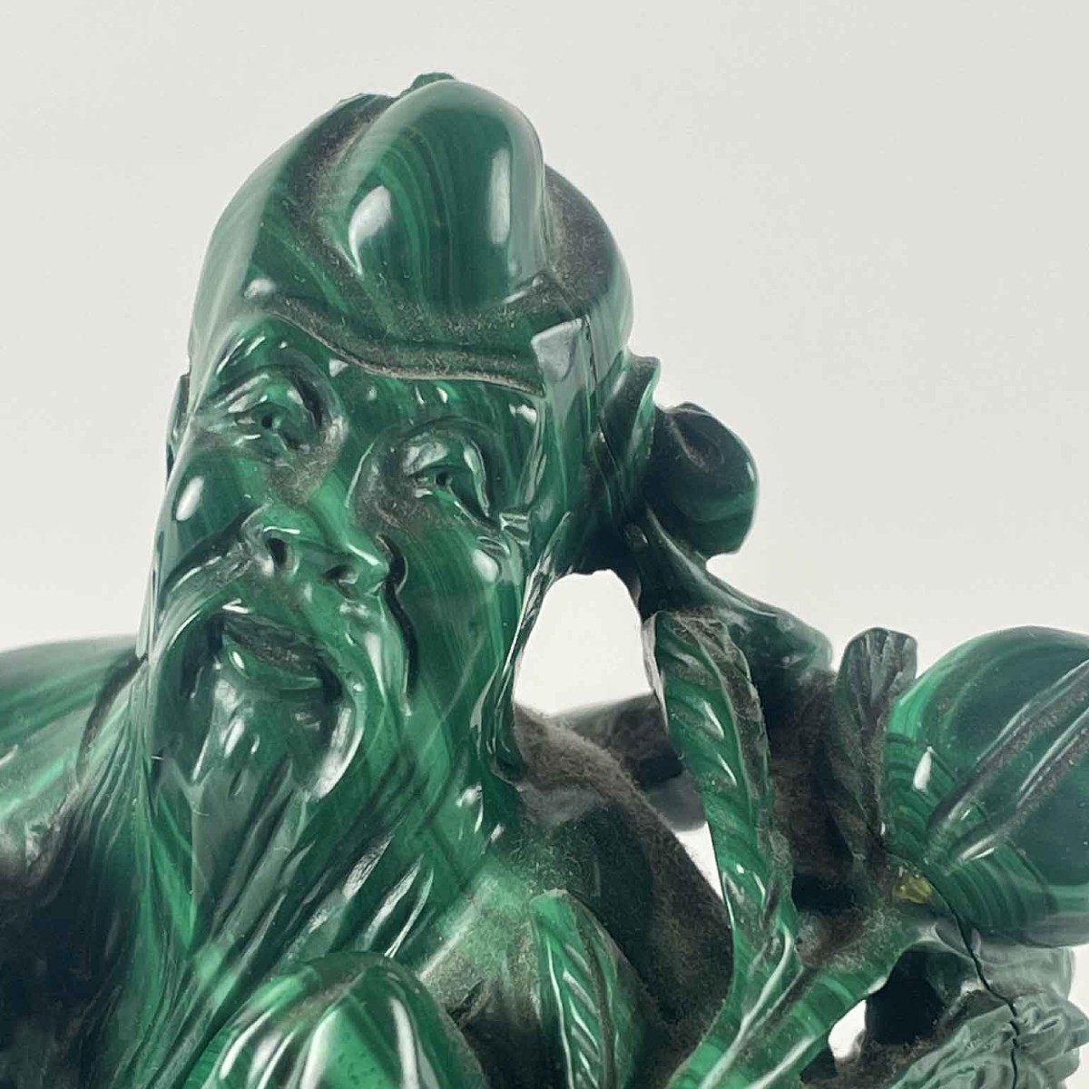 Figurine chinoise représentant un vieil homme sculptée dans de la malachite-photo-1