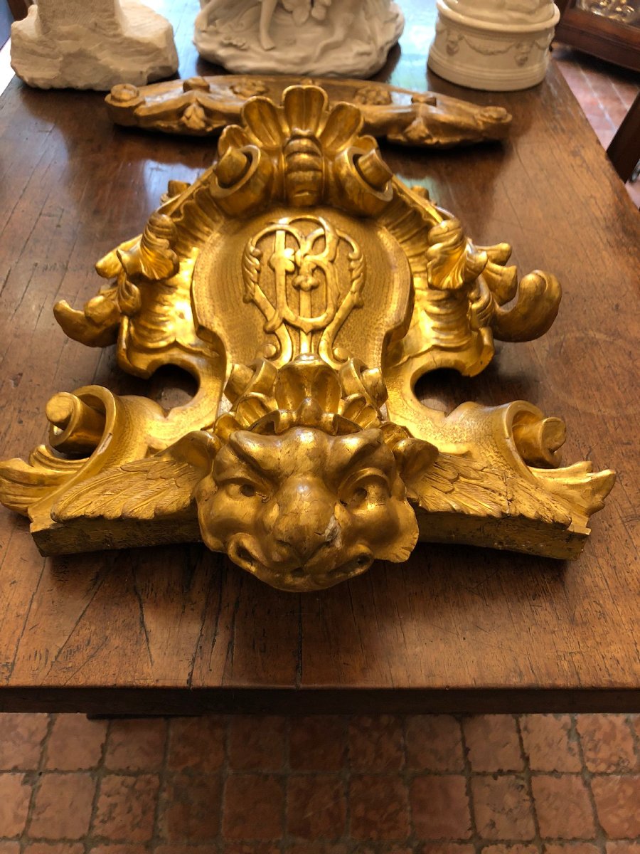 Carved And Gilded Wooden Frieze With  Monogram Featuring The Letter B-photo-5