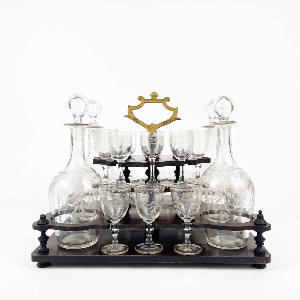 Coffret à liqueurs français datant d'environ 1860, avec bouteilles et verres taillés-photo-4