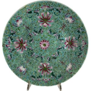 Antique Porcelain Plate Decorated With A Green Background, 19th Century China