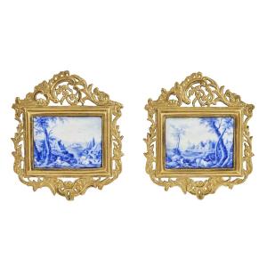 Paire De Plaques En émail Peint Avec Paysages Et Figures Bleues 18ème Siècle