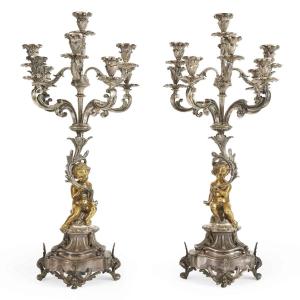Grande Paire De Candélabres Italiens A 8 Lumières En Bronze Argenté Et Putti Doré  19ème