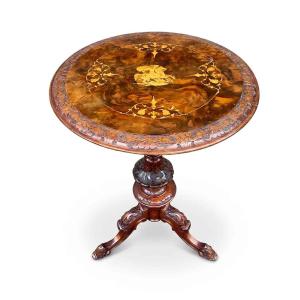 Table basse ronde en ronce de noyer avec incrustation représentant Saint Georges et le dragon