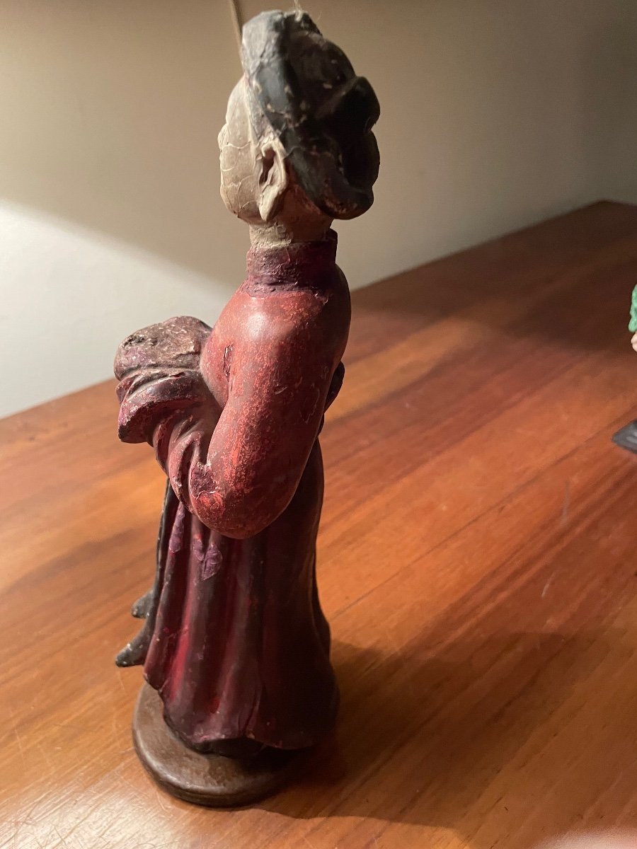 Sculpture Of Vietnamese Dignitary-photo-3
