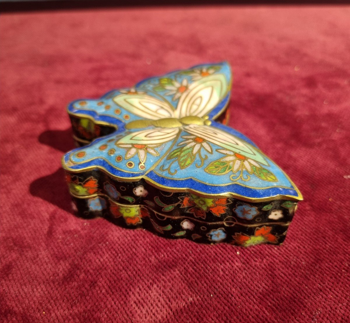 Butterfly-shaped Box In Enamelled Copper-photo-3
