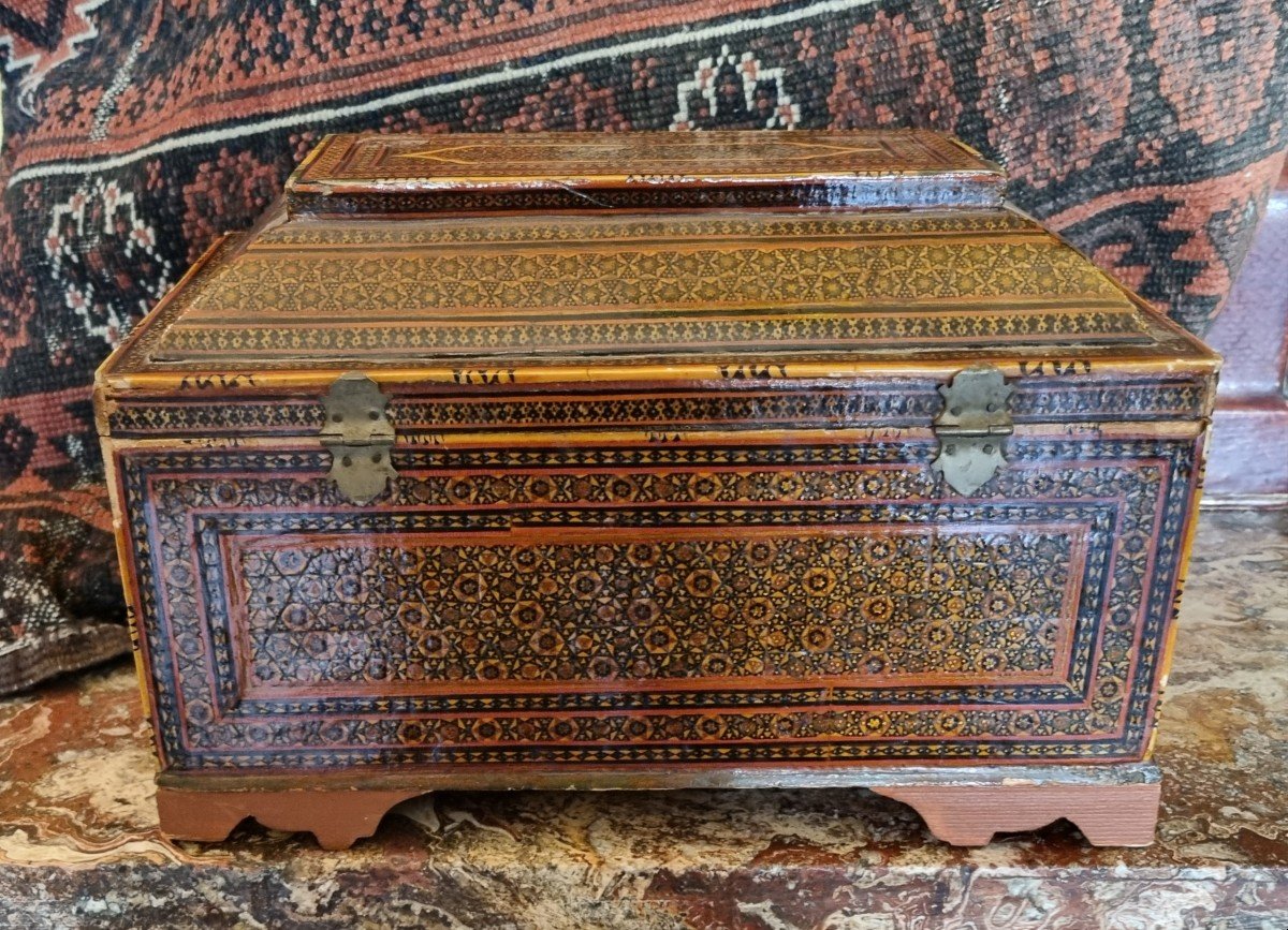 Inlaid Box In Precious Woods-photo-3