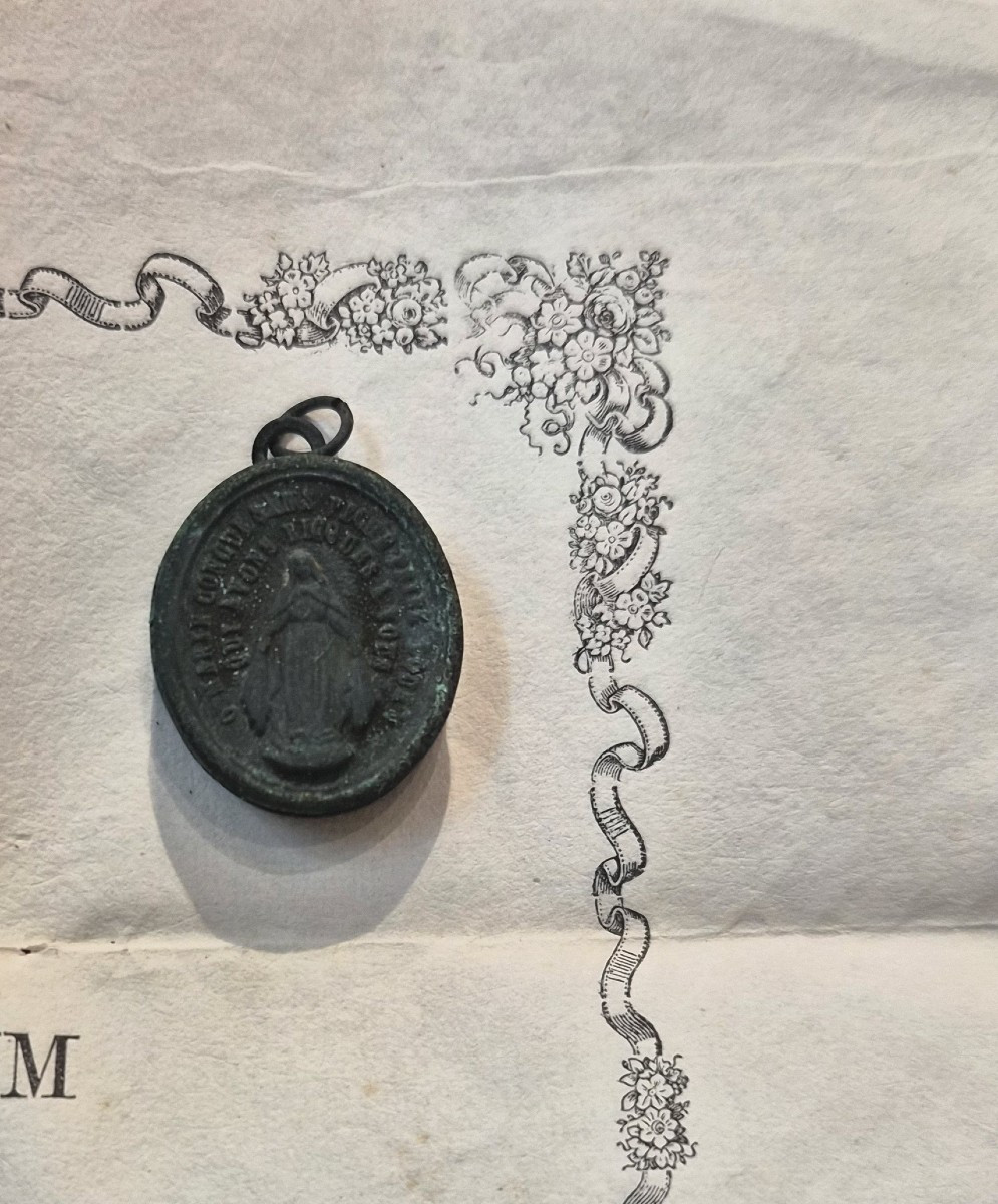 Relique de saint Crispin de Viterbe, authentifiée en 1876, provenant de Carne S. Crispini à Vit-photo-3