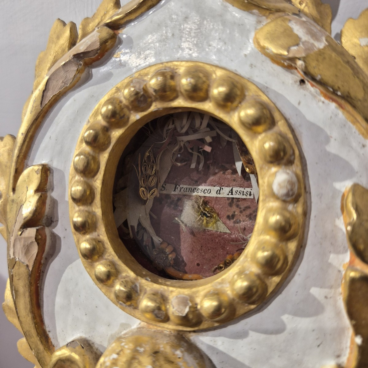 Ostensoir en bois laqué et doré, reliquaire de saint François d'Assise-photo-4