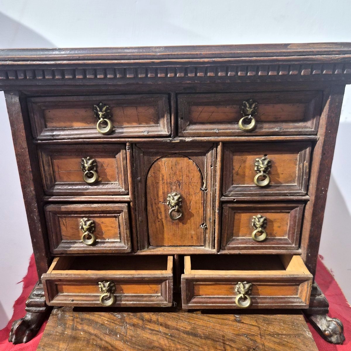 Small Renaissance Coin Box-photo-3