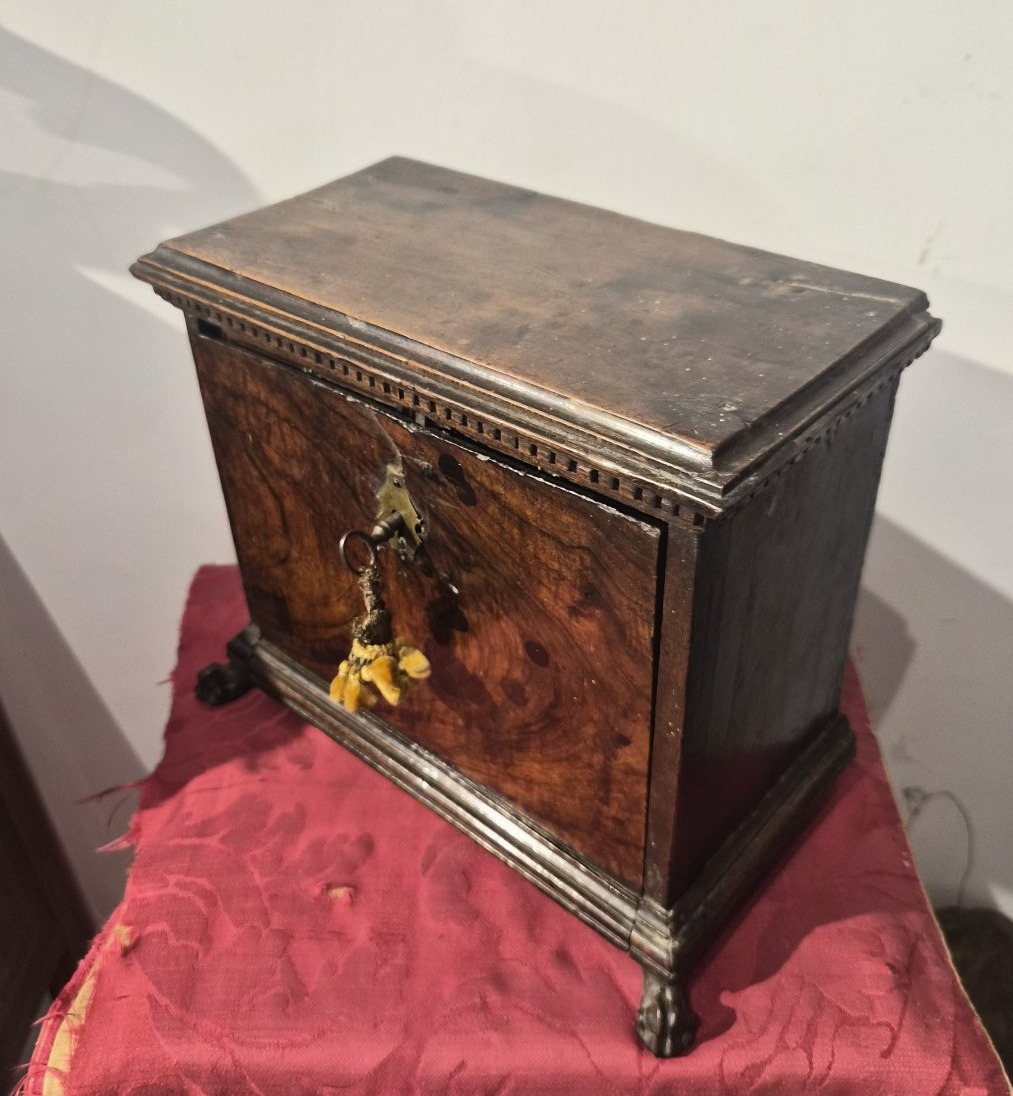 Small Renaissance Coin Box-photo-2