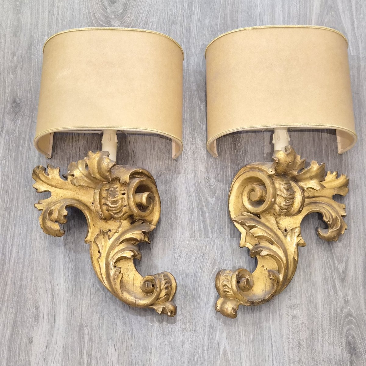 Paire d'appliques en bois sculpté et doré, d'époque rococo-photo-2