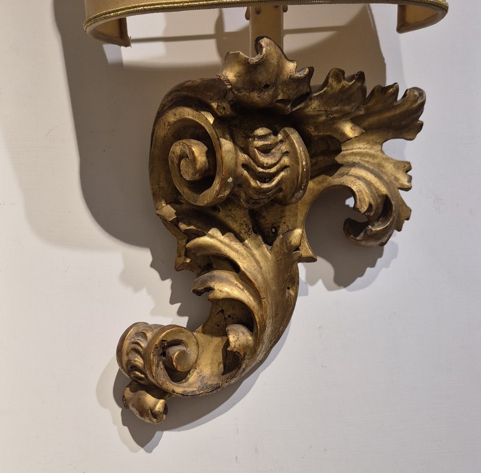 Paire d'appliques en bois sculpté et doré, d'époque rococo-photo-3