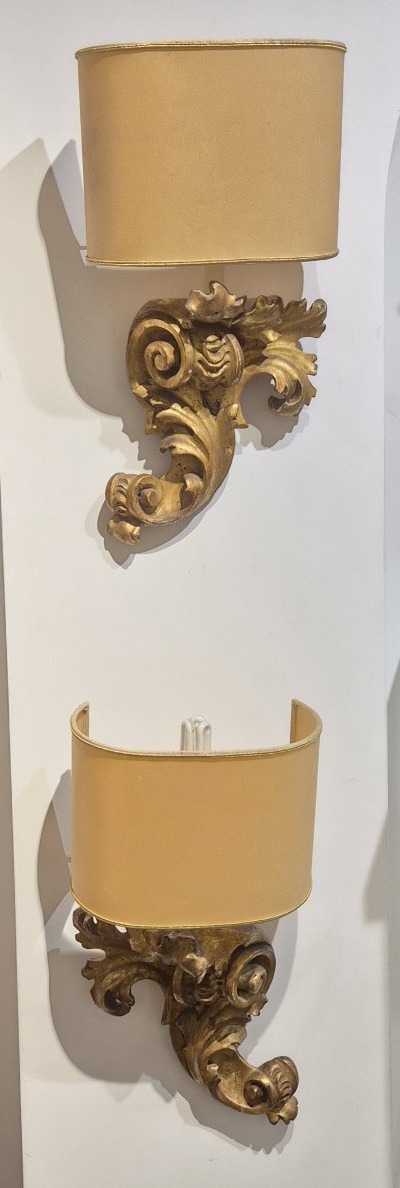 Paire d'appliques en bois sculpté et doré, d'époque rococo-photo-2