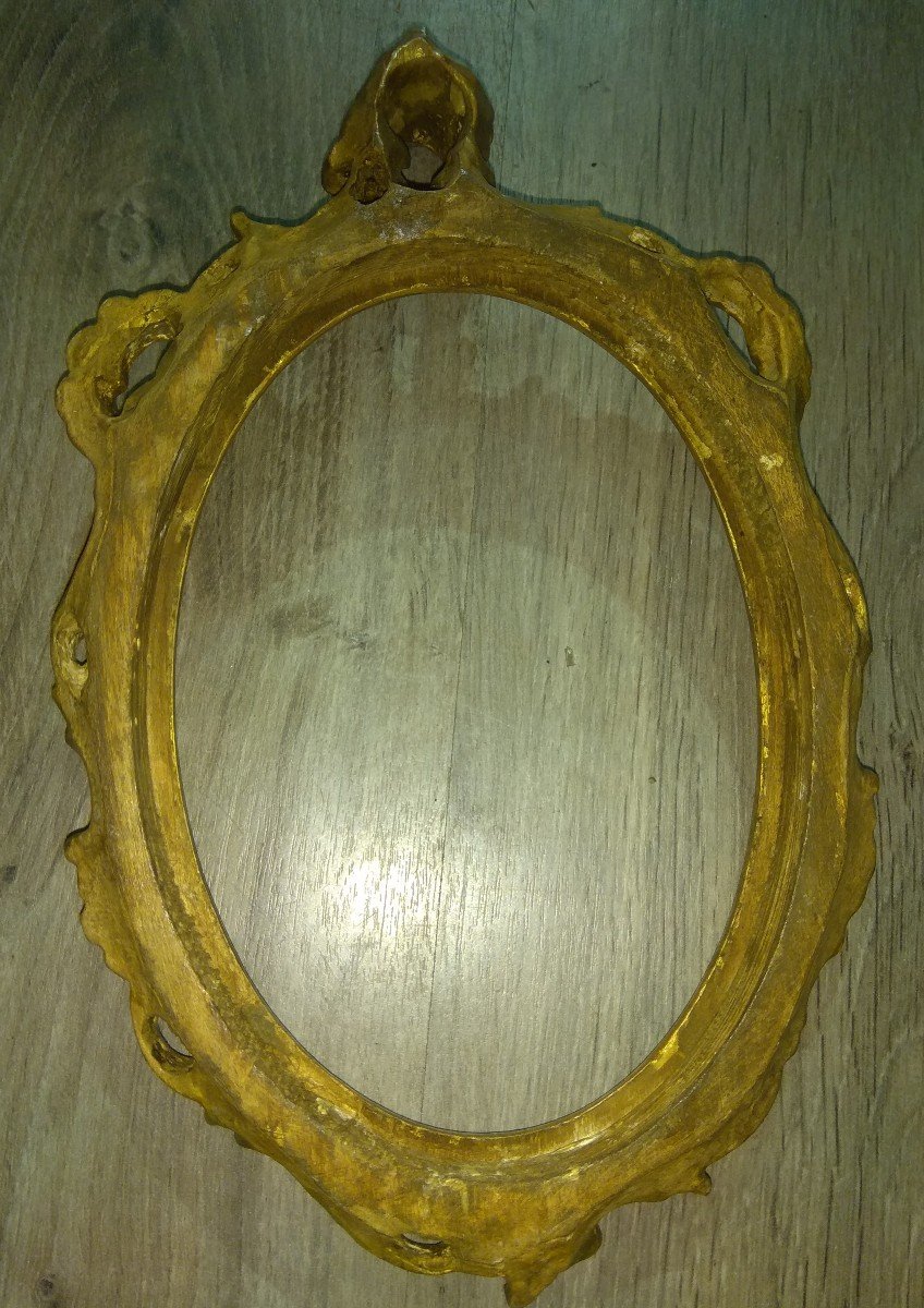 Pair Of Oval Shaped Frames In Golden Wood-photo-4