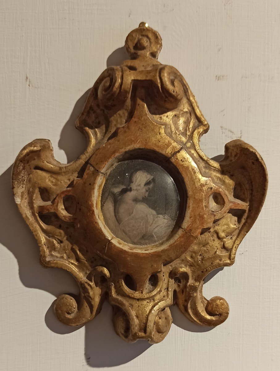 Pair Of Small Golden Stucco Frames-photo-3