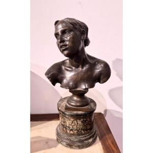 Sculpture originale en bronze à patine du célèbre sculpteur Vincenzo Gemito (Naples 1852-1929).