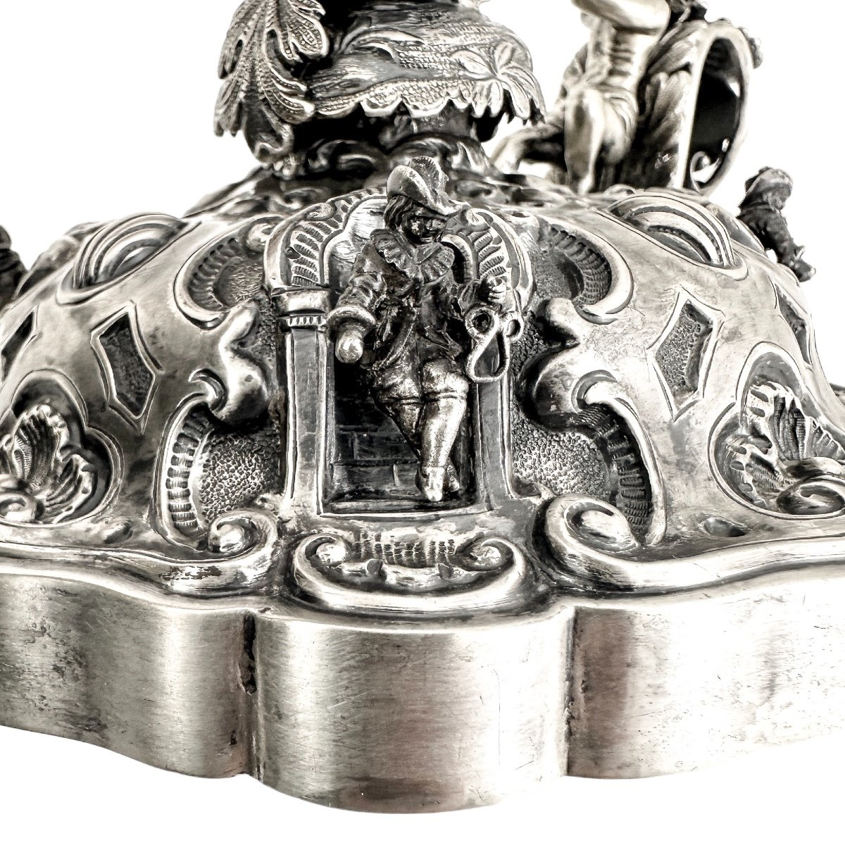 Hanau - Paire Chandeliers Figuratifs De Style Renaissance Avec Pan, Chérubins Et Musiciens-photo-4