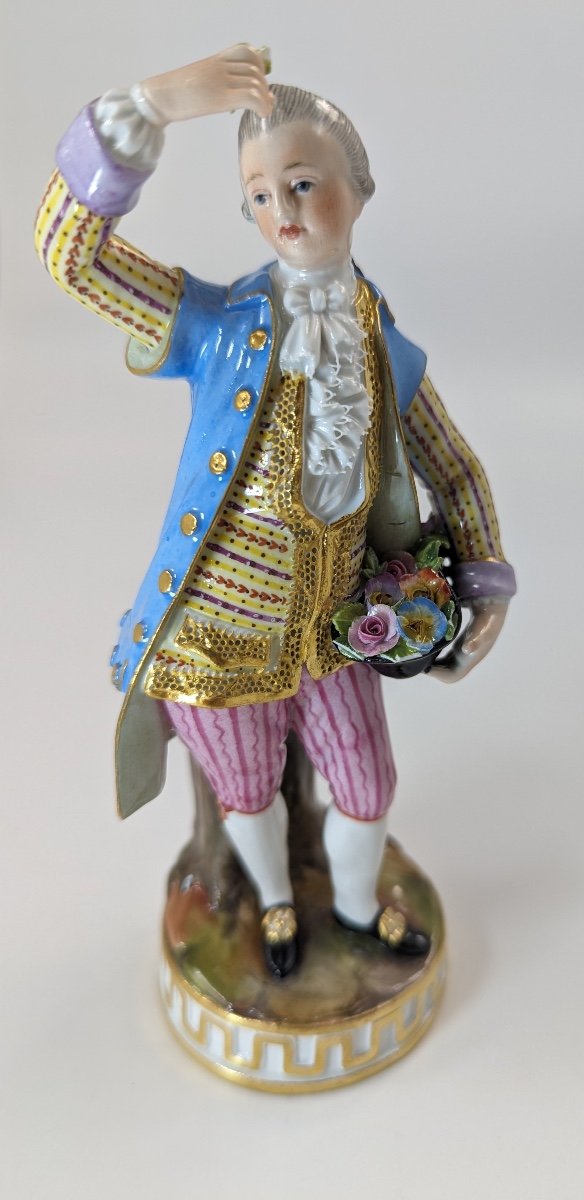 Antique Meissen Porcelain Statuette "man With A Bouquet Of Flowers" C. 1850
