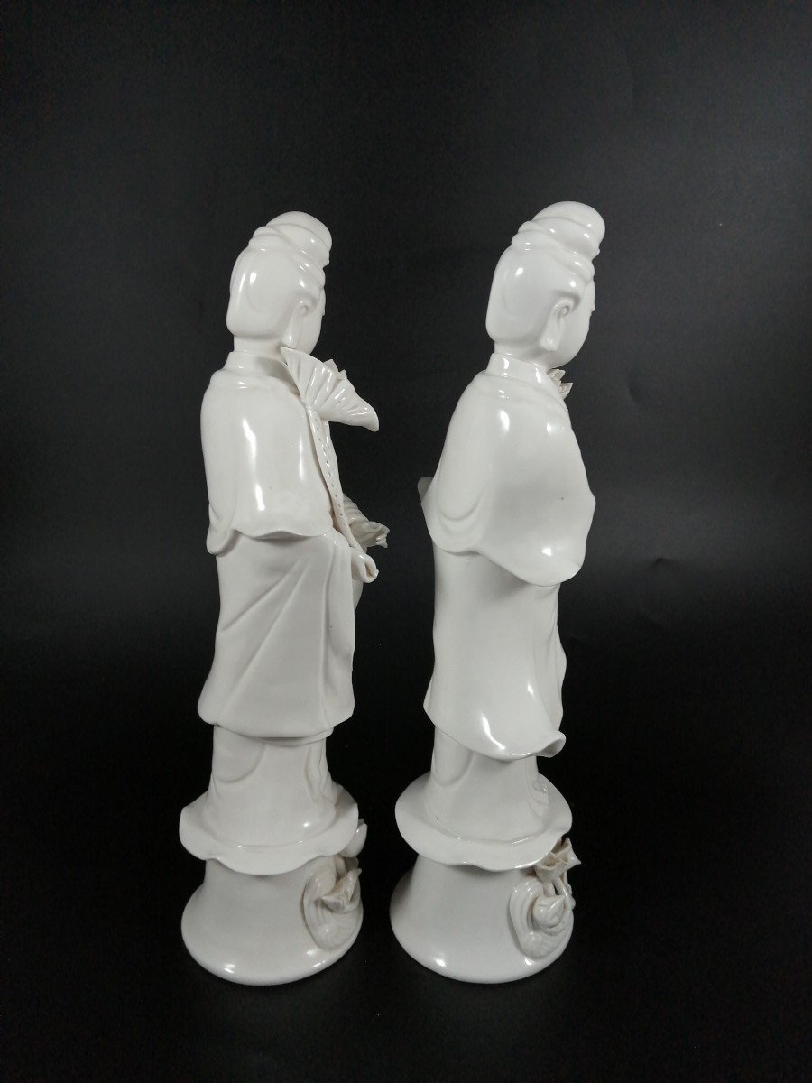 Paire d'Anciennes Figurines En Porcelaine Blanc De Chine Guan Yin De La Dynastie Qing-photo-1