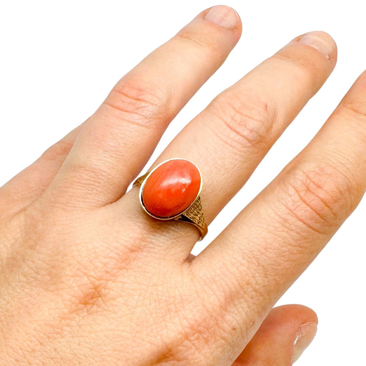 Bague Art Déco En Or 8ct Avec Corail Ovale De 6,65ct, Vers 1920