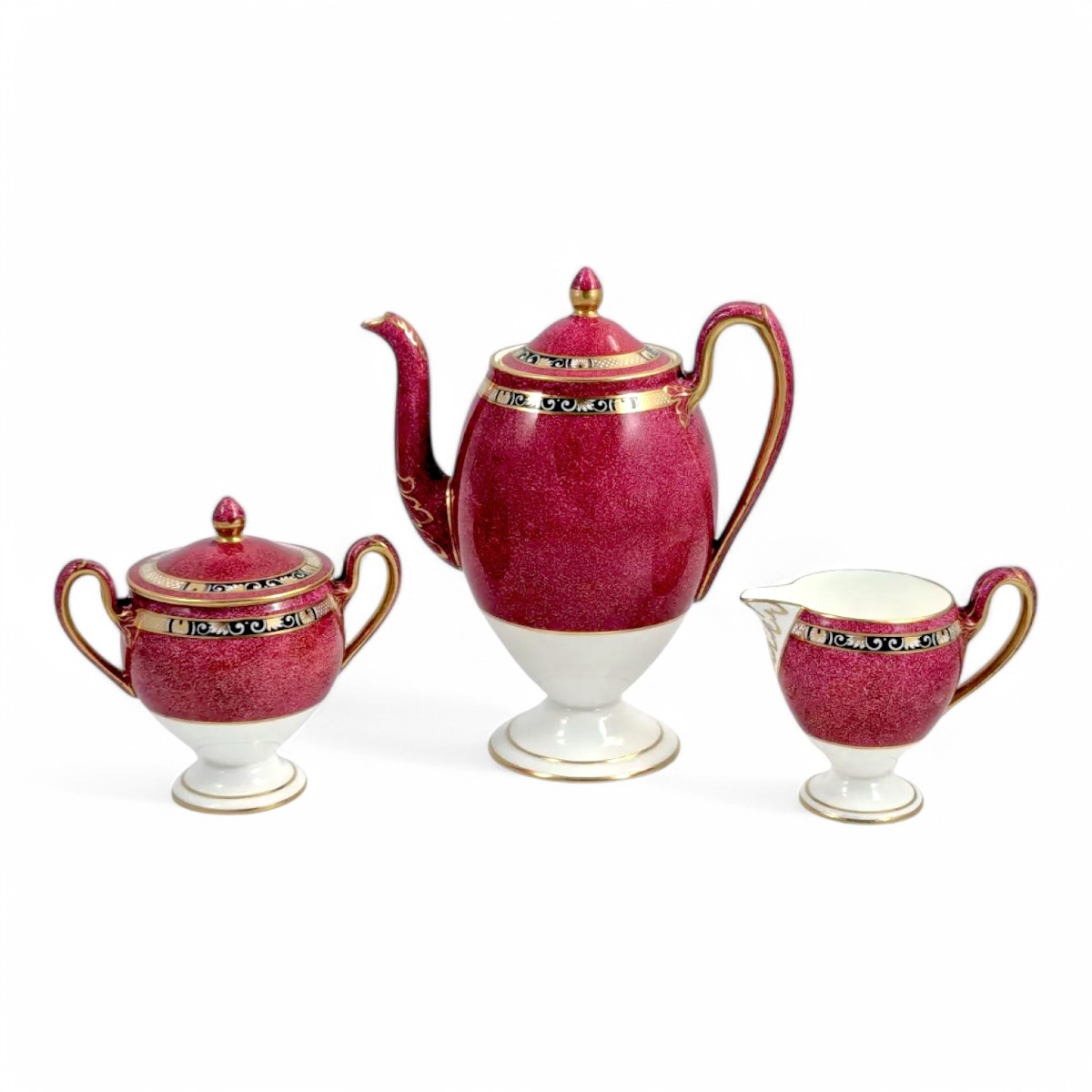 Rare service à café Wedgwood pour Hardy Brothers, porcelaine grenat et or, vers 1905-photo-3
