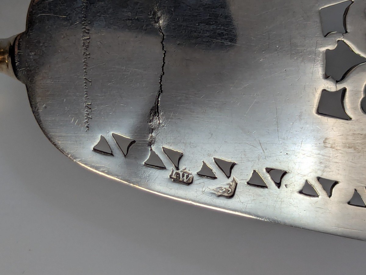 Ancien serveur à poisson ou gâteau en argent sterling – Thomas Daniell & John Wall, 1782-photo-4