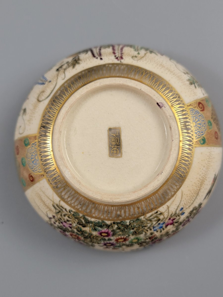 Kinkozan Satsuma Bowl, Roosters & Mt. Fuji, Meiji, Orig. Stand, Museum Quality-photo-3