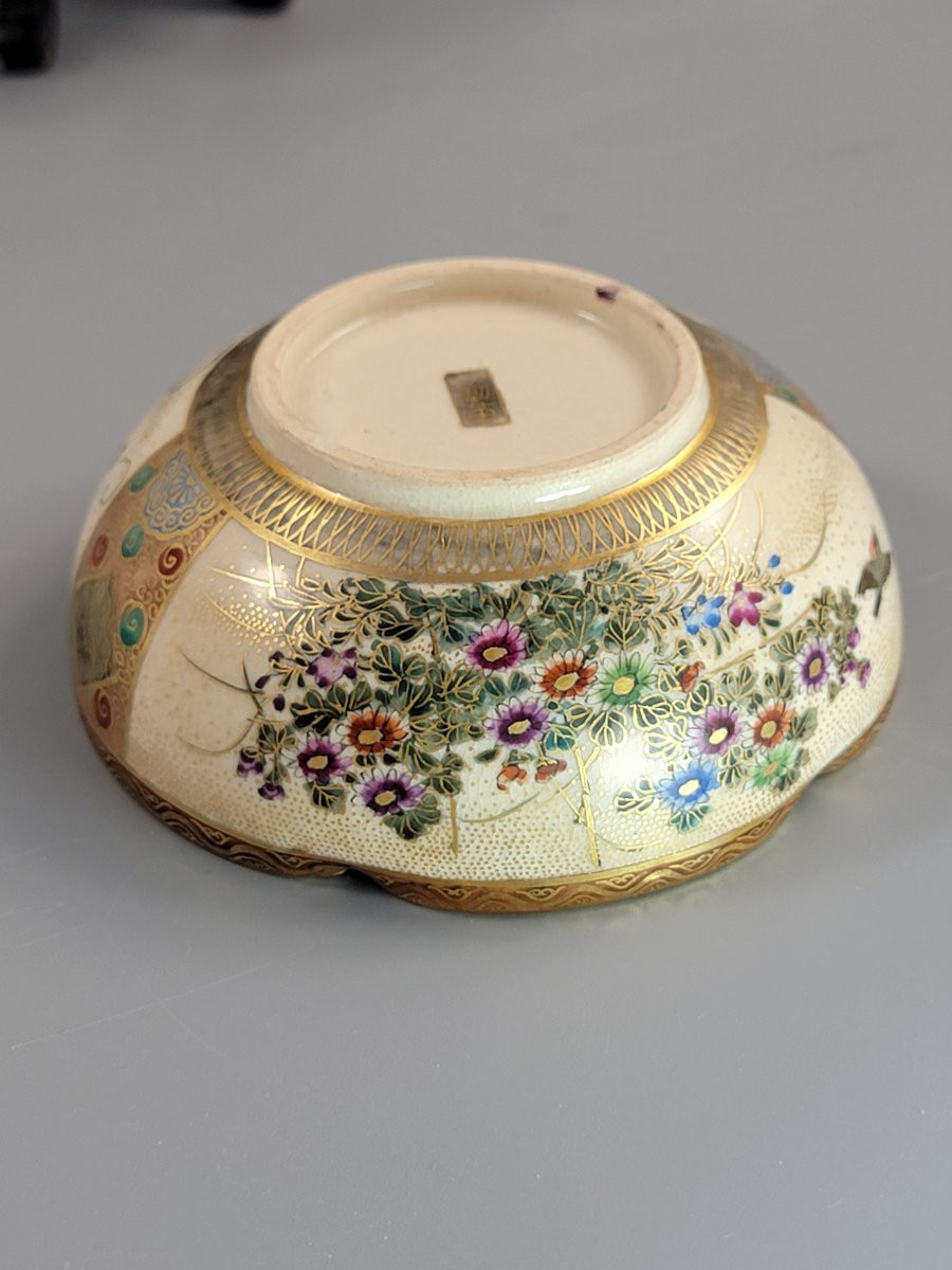 Kinkozan Satsuma Bowl, Roosters & Mt. Fuji, Meiji, Orig. Stand, Museum Quality-photo-5