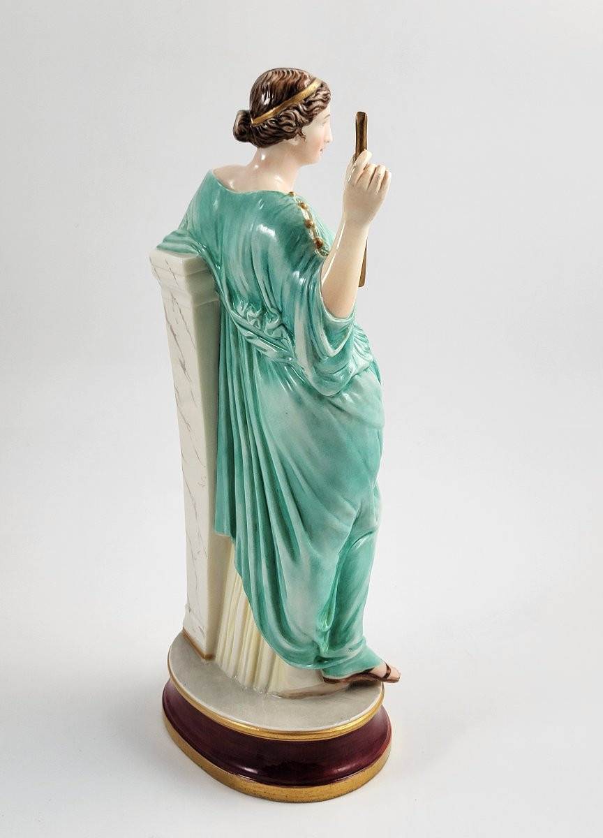 Figure en porcelaine Royal Worcester, Aphrodite en robe vert d’eau, datée 1867-photo-2