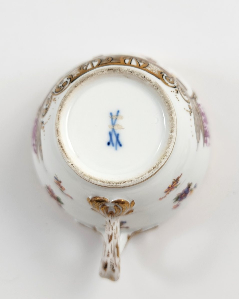 Meissen Covered Chocolate Cup With Harbour Views And Puce Chinoiserie, C. 1780–1820-photo-7