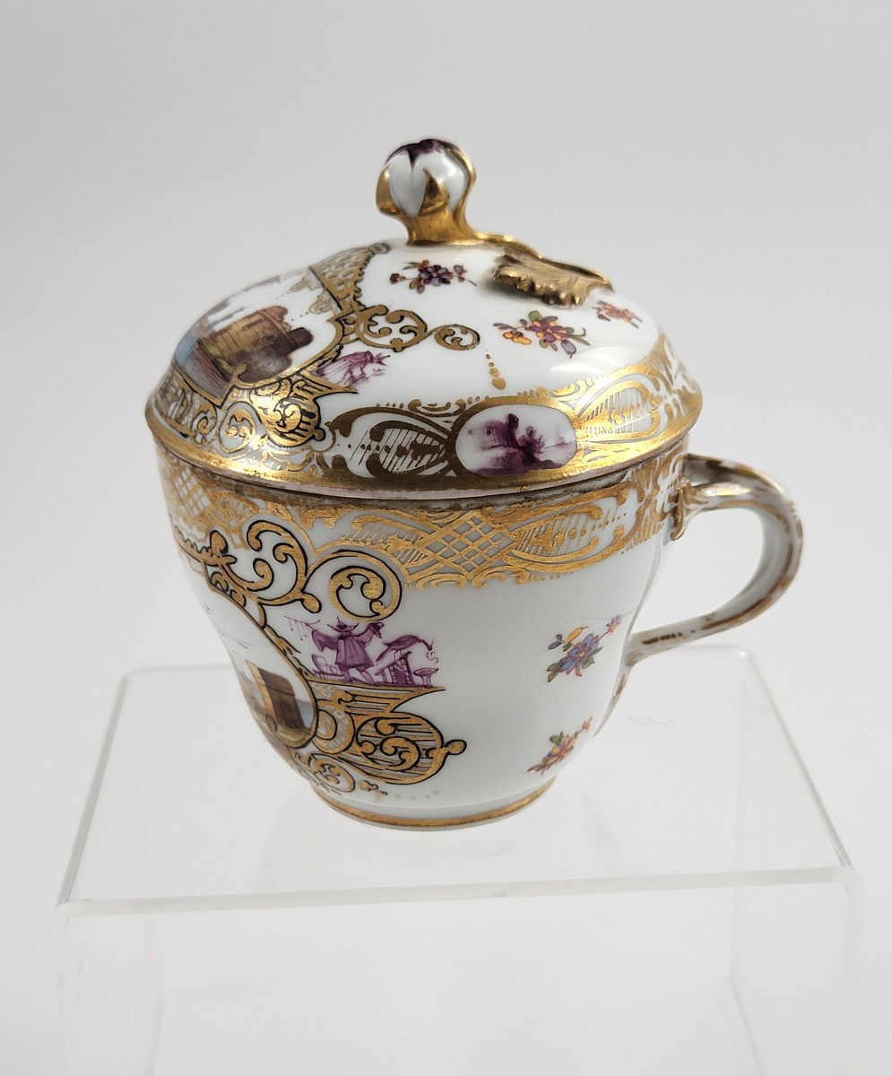 Meissen Covered Chocolate Cup With Harbour Views And Puce Chinoiserie, C. 1780–1820