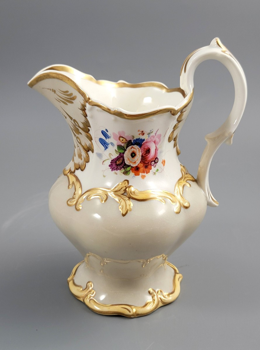 Pichet en porcelaine de Rockingham, Angleterre, vers 1830