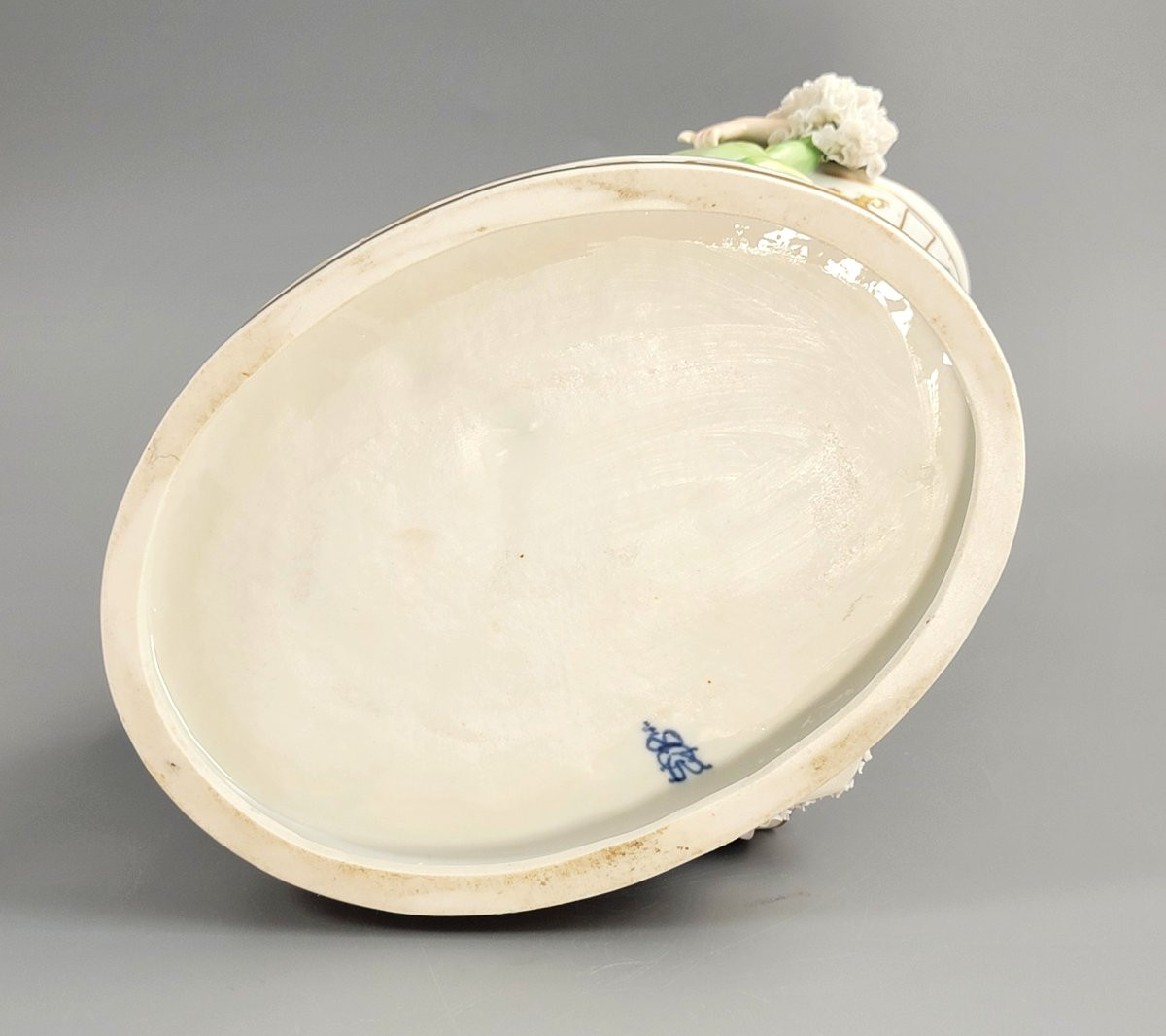 Volkstedt Porcelain Salon Group “le Toilette”, Germany C. 1915, With Porcelain Lace-photo-3