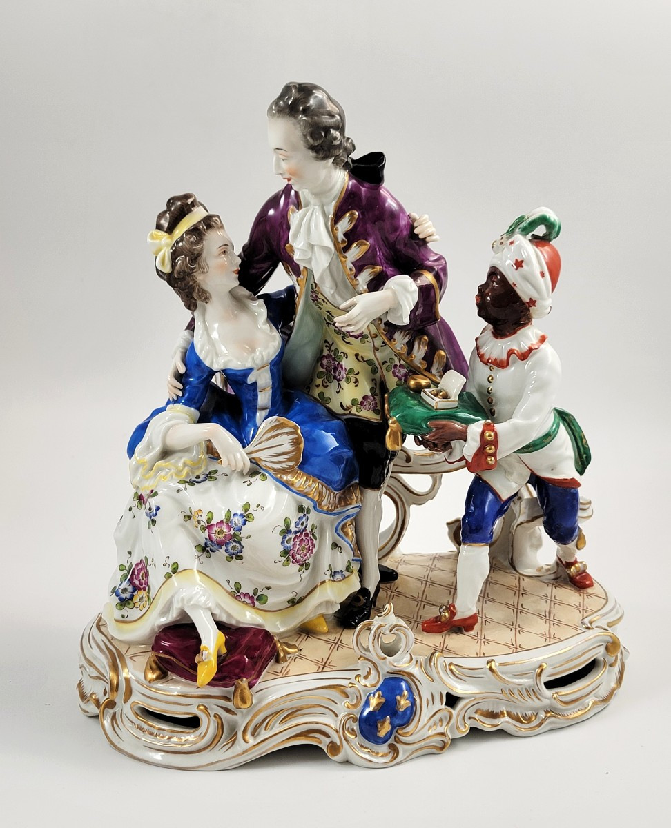 Grande Groupe en Porcelaine de Volkstedt, Schwarzburger Werkstätten, Page Mauresque, Signé H. M