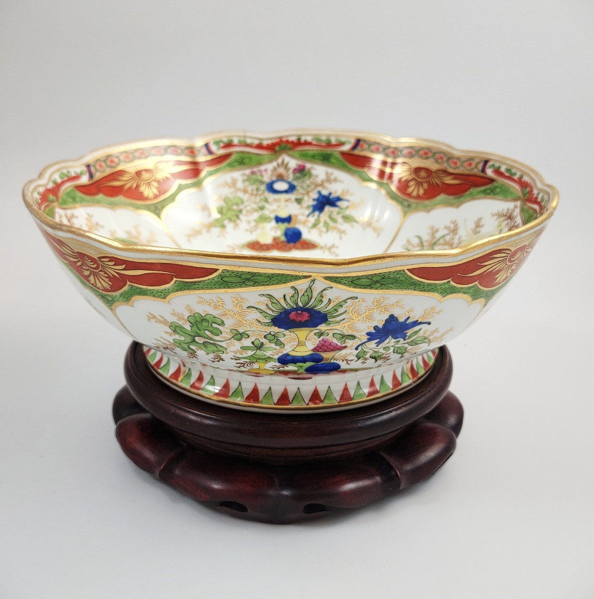 Chamberlain Worcester "dragon In Compartments" Bowl, C.1815, Mahogany Stand