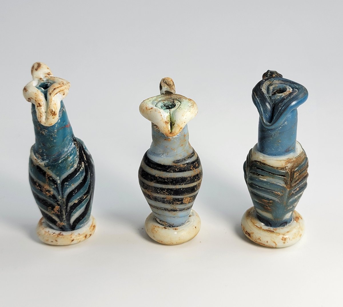 Lot de 4 flacons antiques romains en verre,  II–IIIe s.-photo-4