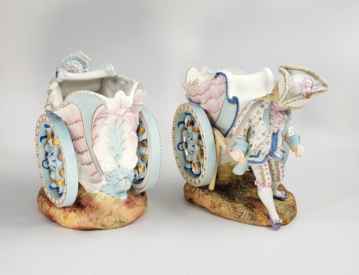 Kister, Scheibe-Alsbach (Thuringe). Paire de chariots-jardinières figuratifs en porcelaine, ver-photo-4
