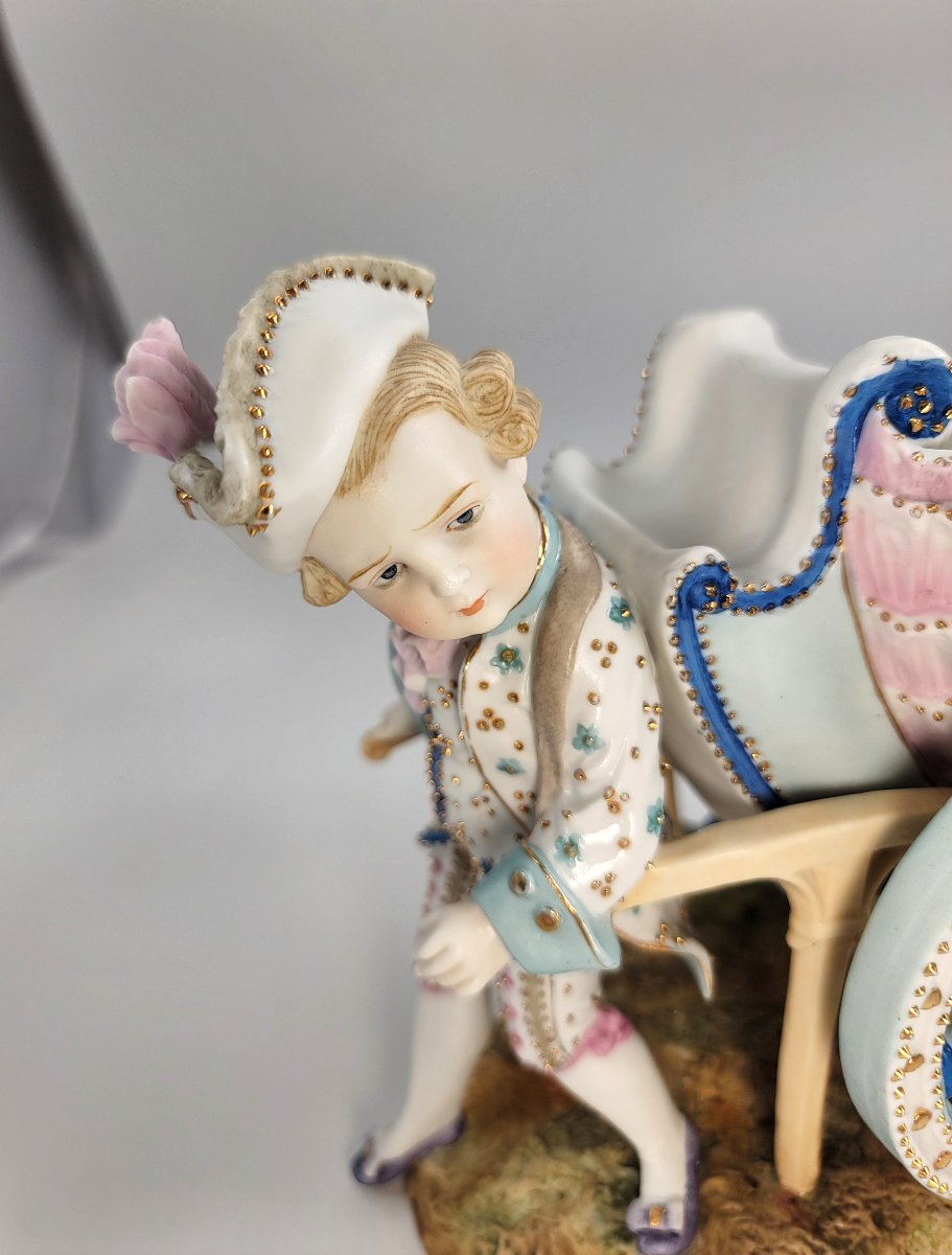 Kister, Scheibe-Alsbach (Thuringe). Paire de chariots-jardinières figuratifs en porcelaine, ver-photo-5