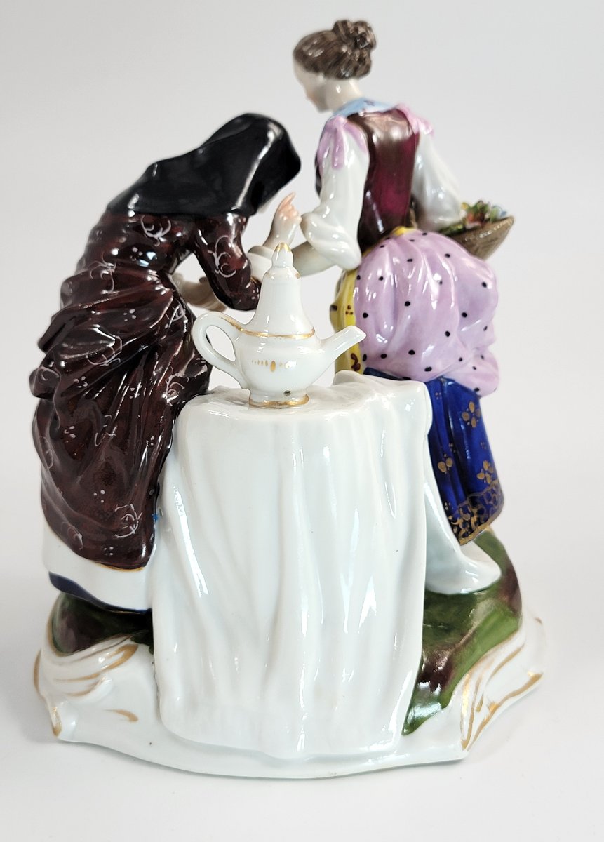 Aelteste Volkstedt – Groupe en porcelaine « La Chiromancienne et Cupidon », 1915-photo-1