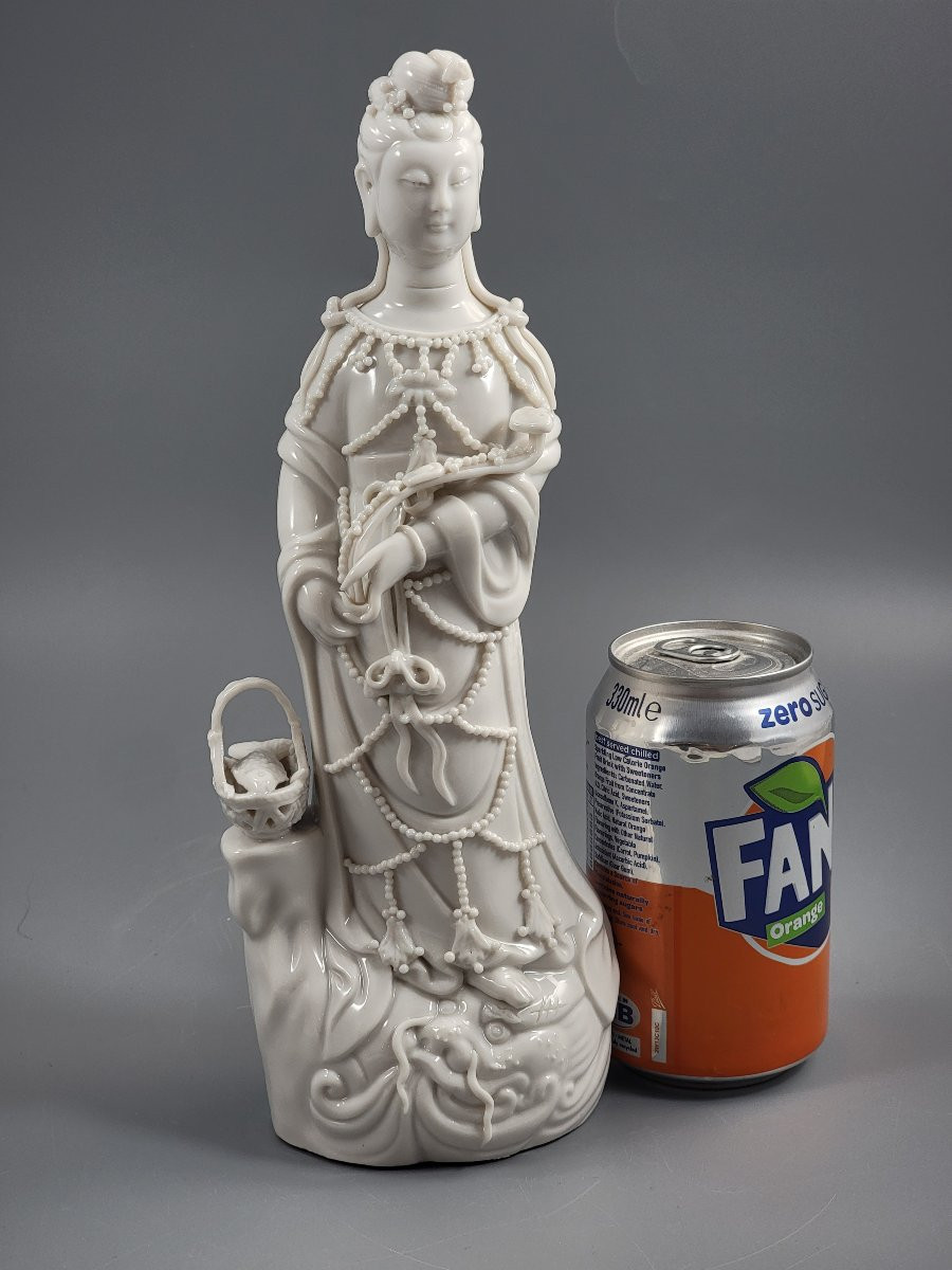 Dehua Blanc De Chine Guanyin With Fish Basket, Early 20th Century-photo-4