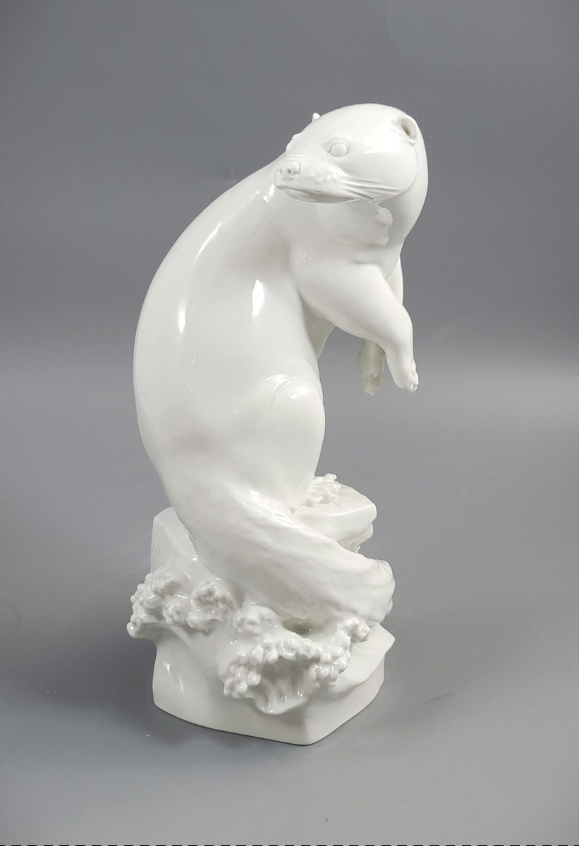 Meissen, Loutre par Max Esser, porcelaine blanche