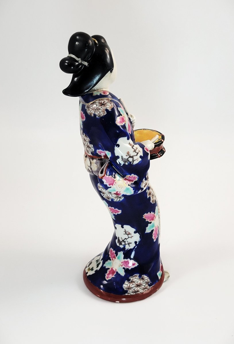 Japon, Kotani, Figurine de bijin musicienne au tambour, vers 1890-photo-4