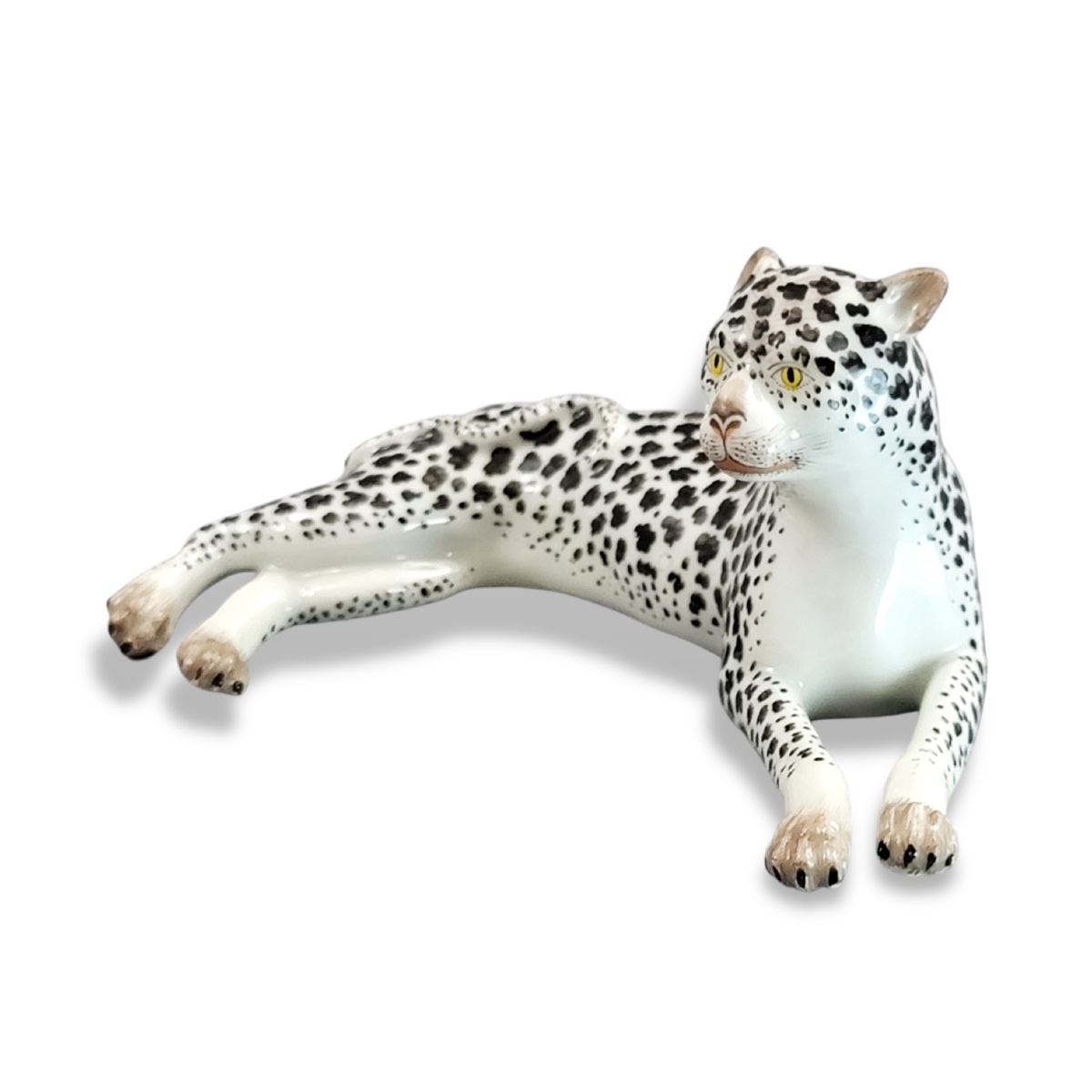 Samson, Paris. Figurine en porcelaine d’un léopard, vers 1850–1860-photo-4